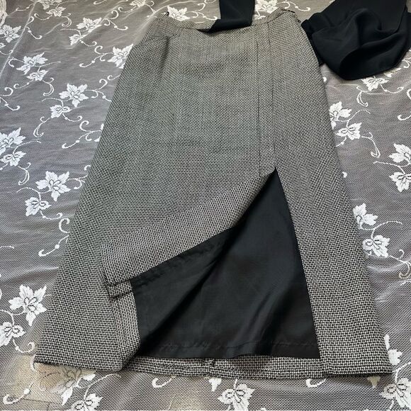 Vintage Gianfranco Ferre Wool Blend Black and White Skirt with Sash Belt - Picture 7 of 16